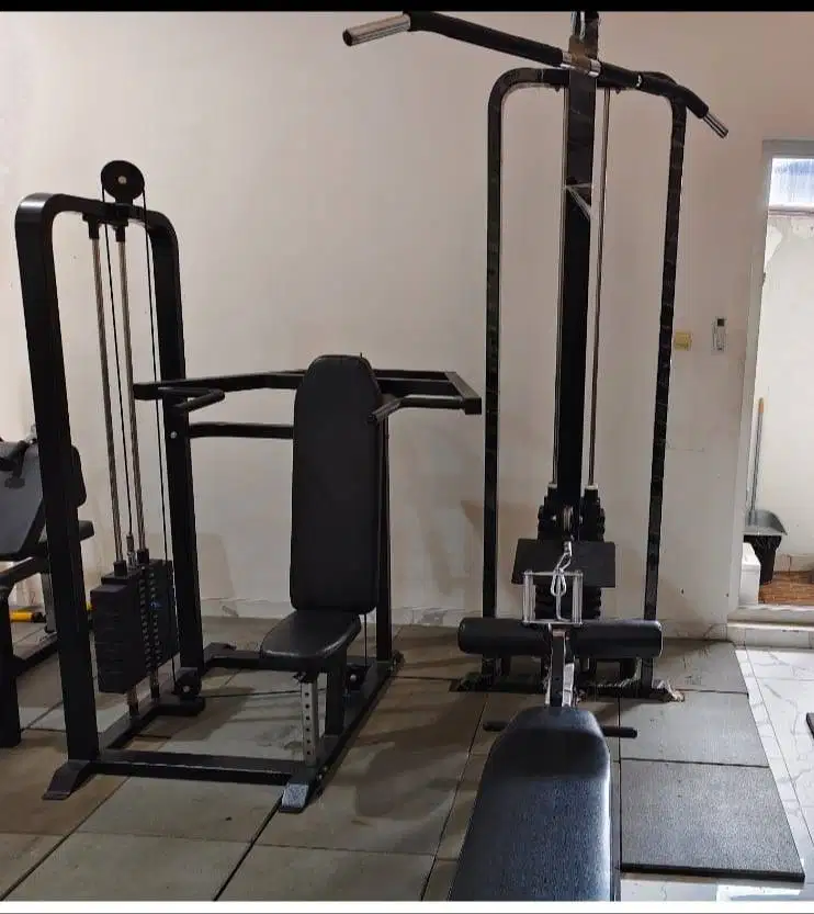 DIJUAL latt pull down danshoulder press