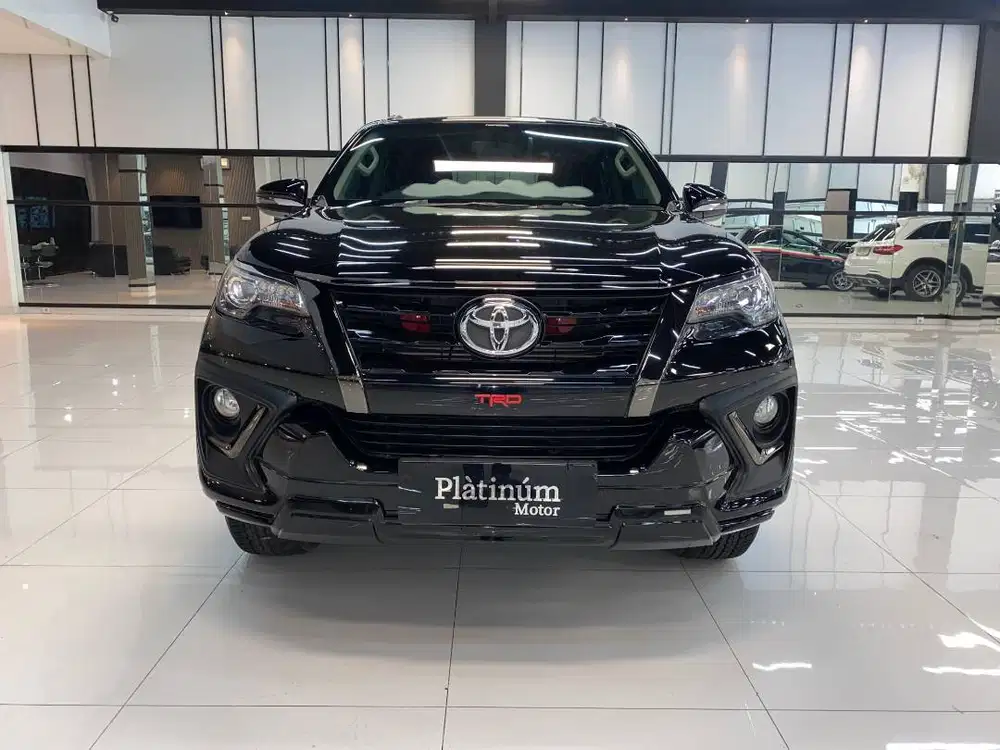 TOYOTA FORTUNER VRZ TRD SPORTIVO 2.4L DIESEL AT