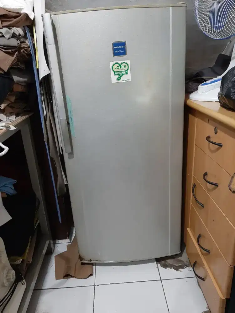 Di jual kulkas sharp 1 pintu