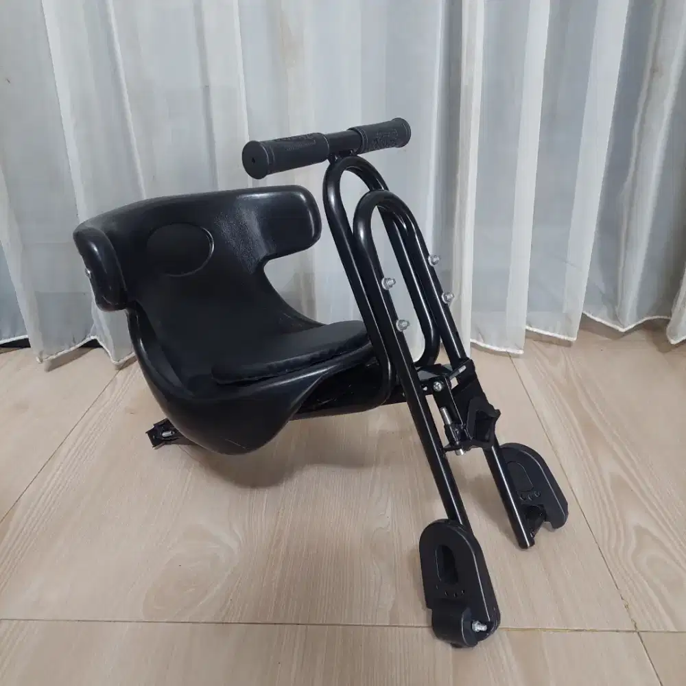 Boncengan sepeda anak