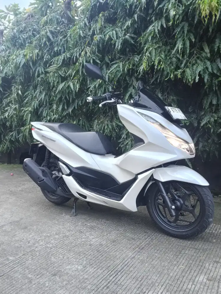 Honda new PCX 160cc 2023 seperti baru KM rendah