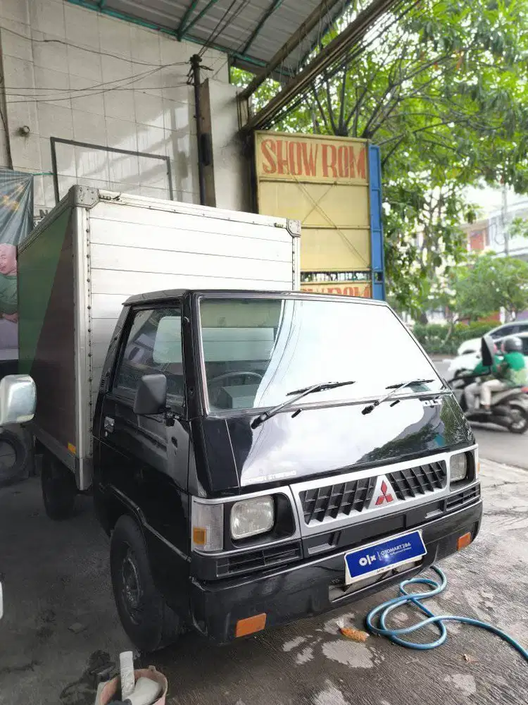 MITSUBISHI 2015 L300 BOX M/T 2.4 SOLAR HITAM OTOMART 286 KENJERAN