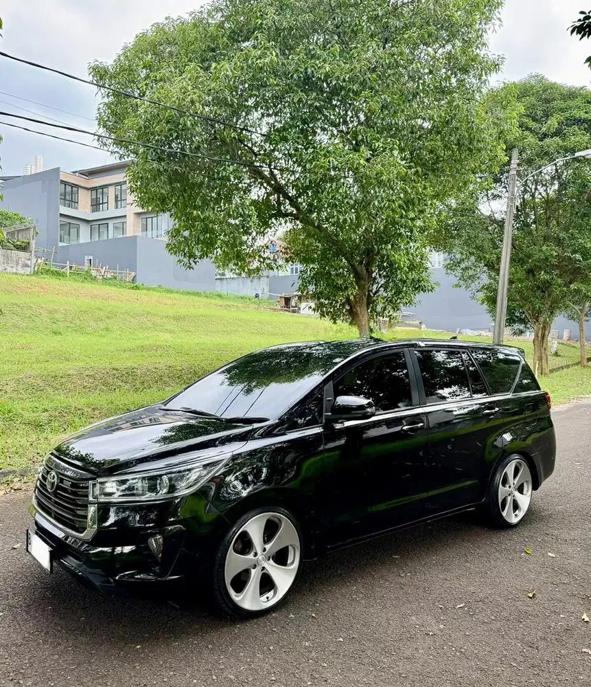 Toyota Kijang Innova Reborn V at 2.4 Diesel 2021