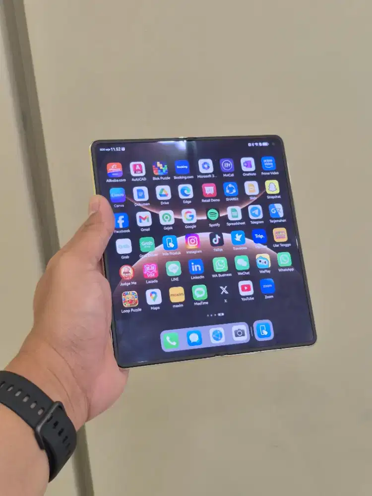 Huawei Mate X7 16/512GB – Kamera Flagship, Ultra Tipis, Garansi Resmi