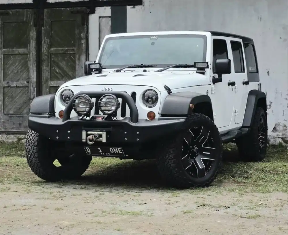 JEEP WRANGLER JK SPORT X 3.6 AT 2012 4X4 LowKM 41rb ISTIMEWA BANDUNG