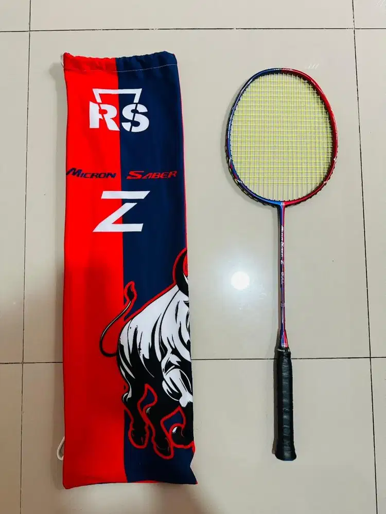 Raket badminton
