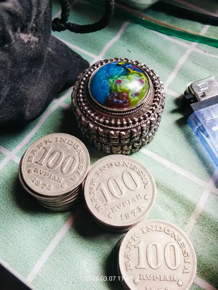 Koin 100 rupiah tebal