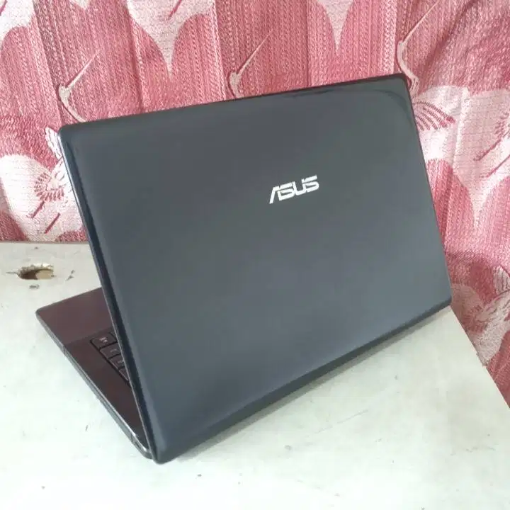 Laptop ASUS X45U AMD E-350 RAM 4GB HDD 250GB Windows 7 Second Bekas