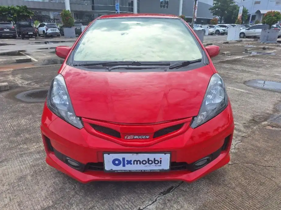 LOW DP Honda Jazz 1.5 E Bensin-AT 2014 7ED