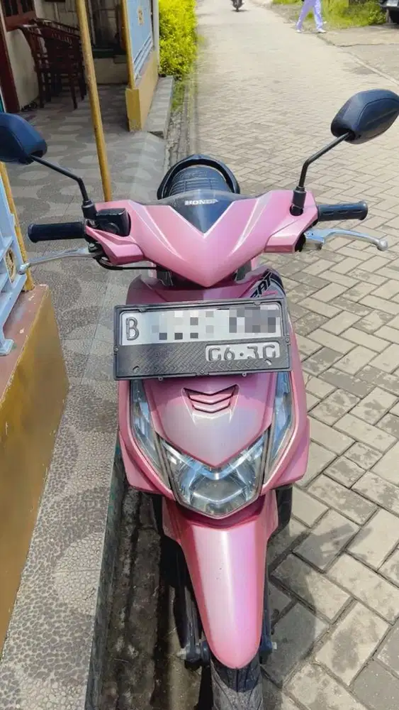 Dijual Motor Honda Beat Tahun 2010 (Warna Pink)