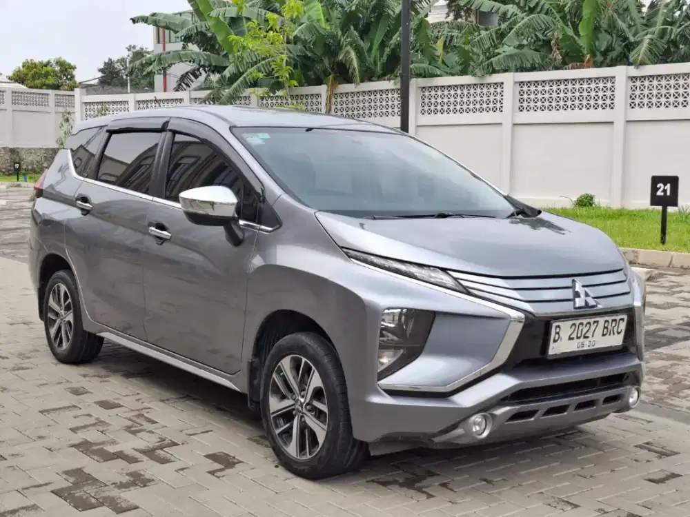 Mitsubishi Xpander Ultimate 2019 KM 53 rb silver Servis record