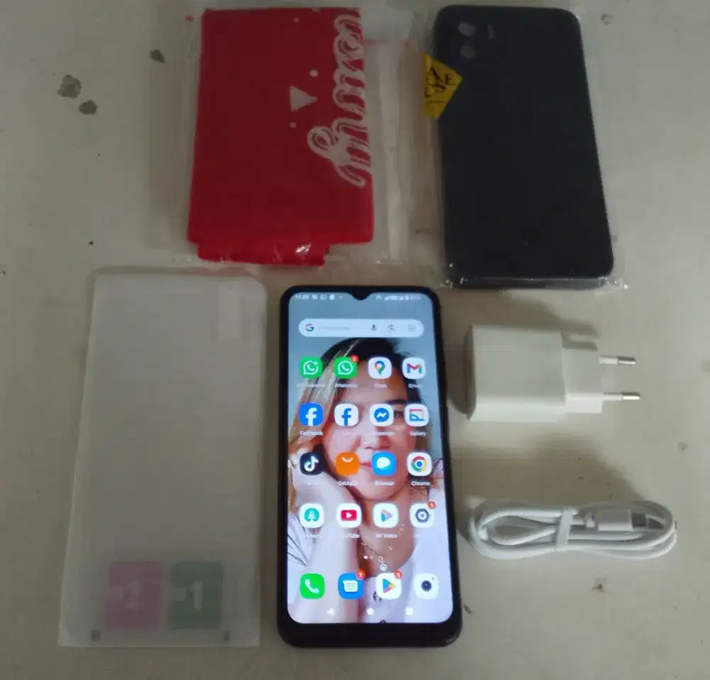 Redmi A2 ( 2023 )
Ram 6gb (3gb+3gb)
Rom 64gb
Black  Edition