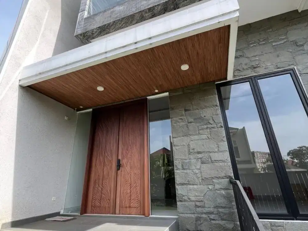 Dijual Rumah Mewah Woodland Cantik Strategis Siap Huni