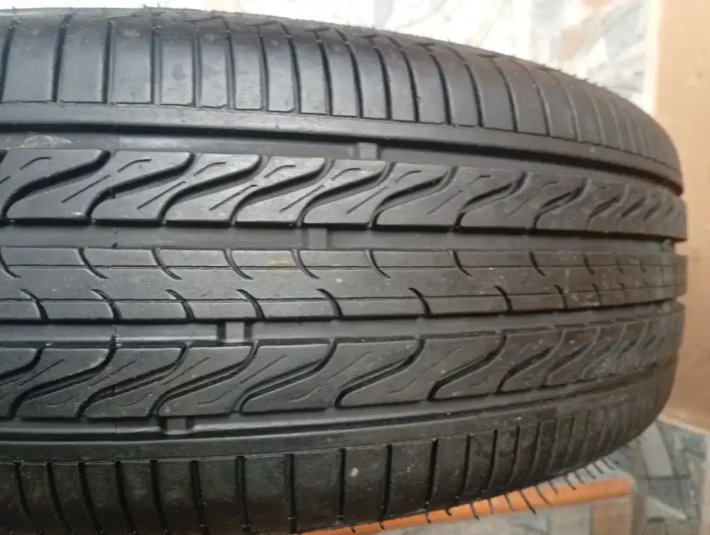 Ban R15 175/60/15 splash,Karimun,Mirage,calya,Sigra,Agya,sirion,jazz