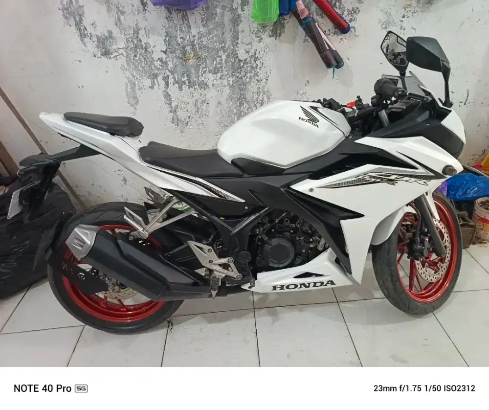 Jual beli CBR th2016 samping kompelik Andika hairi motor bjm