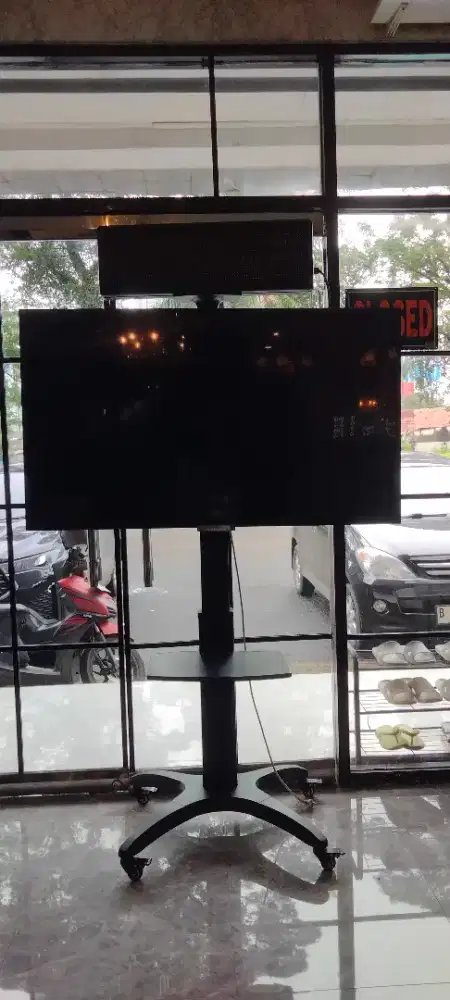 TV LCD 55 Inch Sony + Standing Bracket – Preloved Siap Pakai