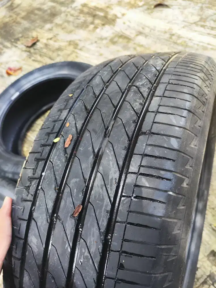 4 pcs Ban 215/55/R17 bridgestone t005a