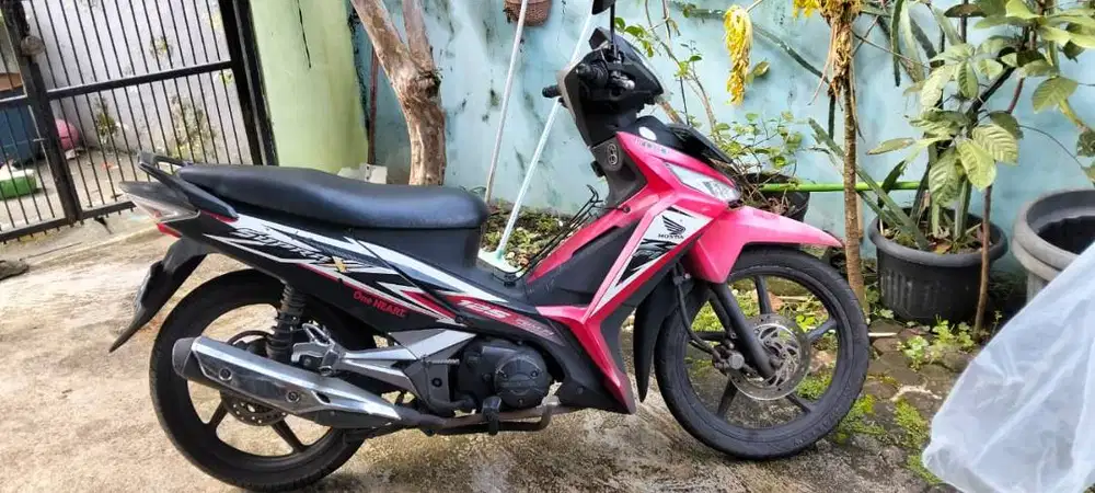 SUPRA X 125 TAHUN 2015 WARNA MERAH TANGAN PERTAMA