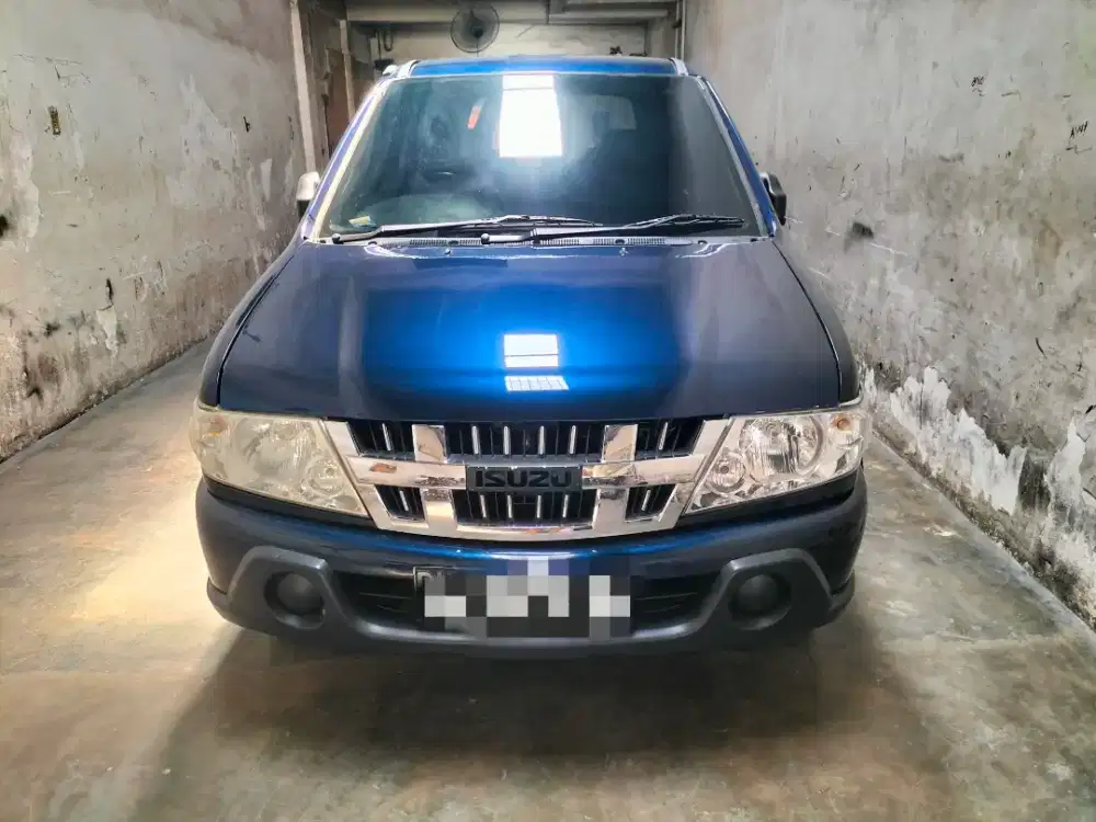 Isuzu Panther LM Smart Biru 2006
