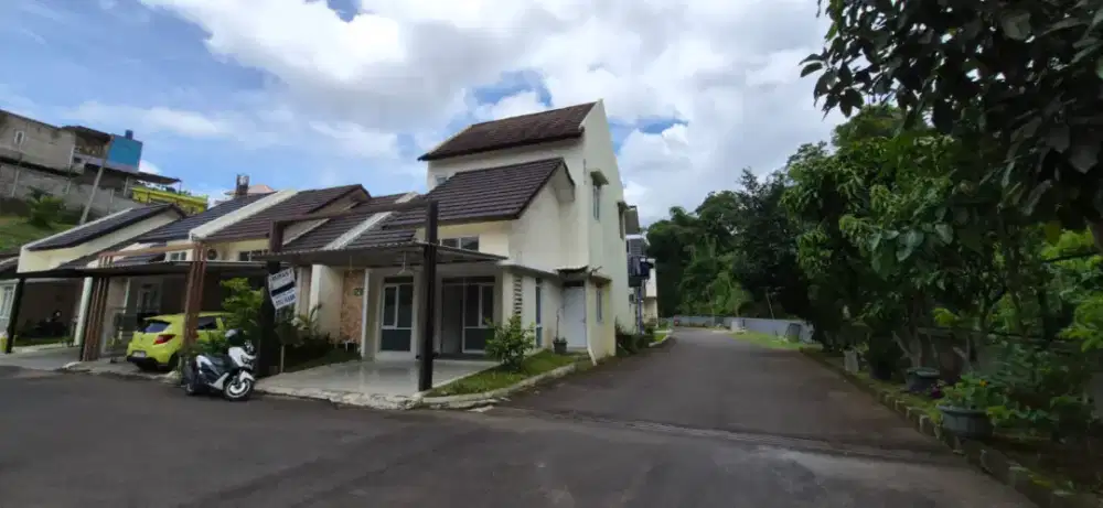 Jual Harga Bawah Pasar  2 lantai komplek Awani cimareme