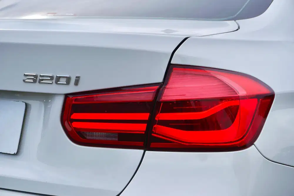 BMW 320i F30 MSport
Alcantara LCI 2015 / 2016