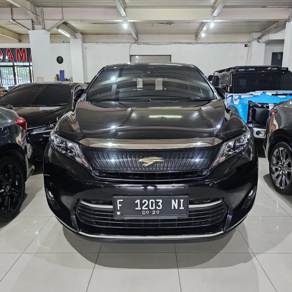 Toyota Harrier Premium 2.0 Thn 2015