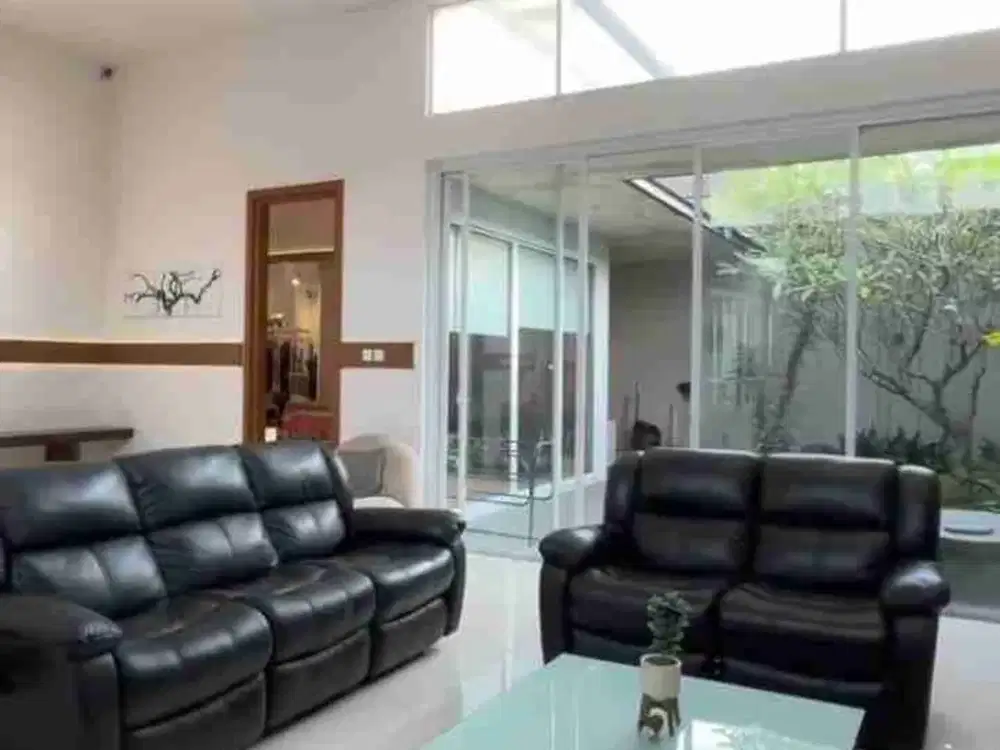 Dijual Rumah Luas dan Mewah Cluster Cibolerang Bandung