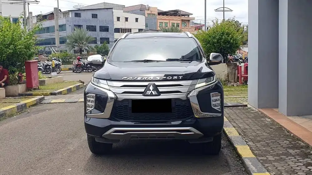 Mitsubishi Pajero Sport Dakar 2.4 4 2 Sunroof 2021 Hitam Low Km