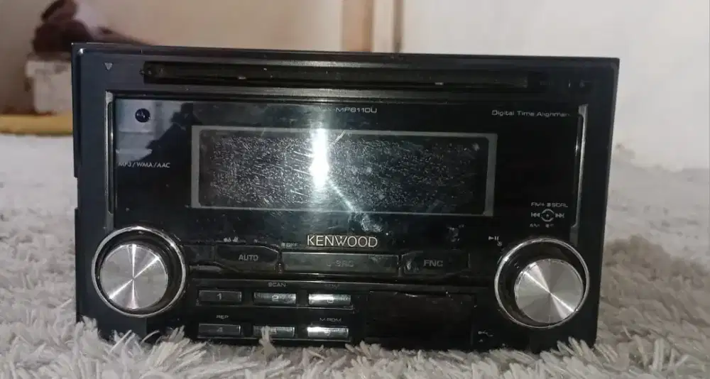 Audio tip mobil merek kenwood.