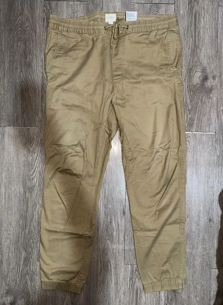 Celana H&M Khaki Size M fit 34