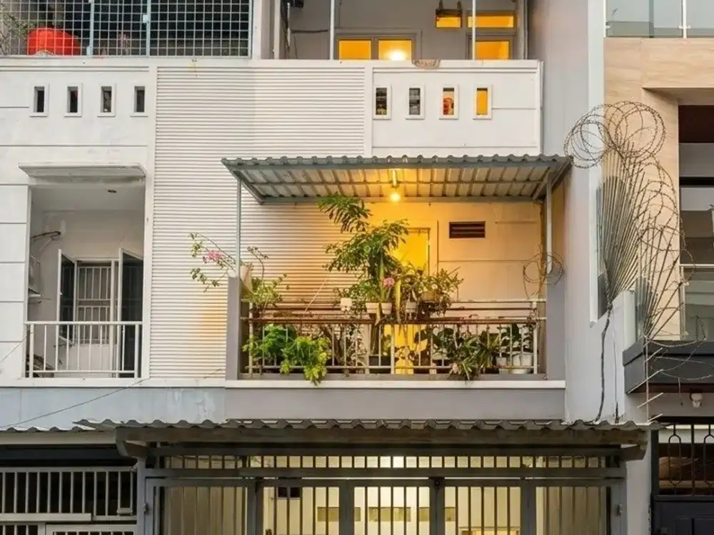 ANA RUMAH UK 4X17M LOKASI RAPI DI JELAMBAR