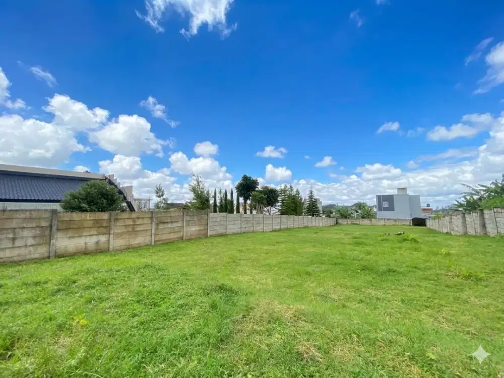 Tanah Strategis Cihanjuang Dalam Komplek One Gate – Cocok Rumah / Villa / Investasi