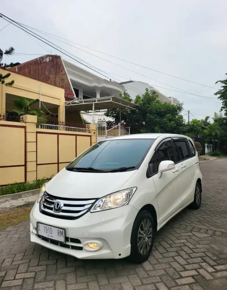 HONDA FREED E PSD TAHUN 2014 BAGUS MULUS