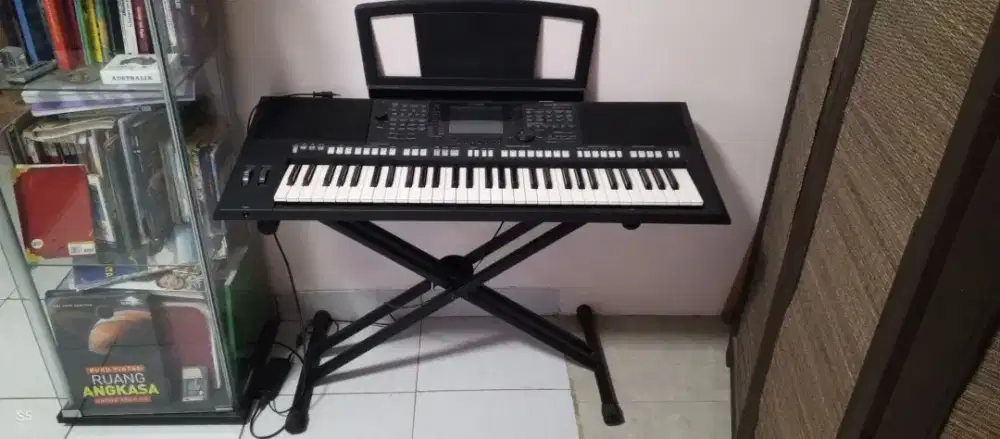 Dijual keyboard PSR - s750