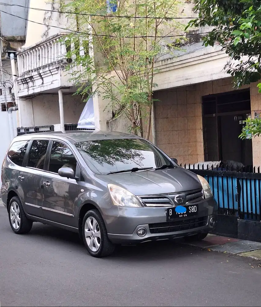 Grand Livina XV MT 2011