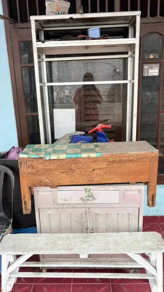 ETALASE JUALAN DAN KOMPOR