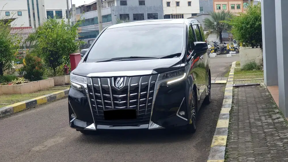 Km40rb toyota alphard g pilotseat 2018 hitam