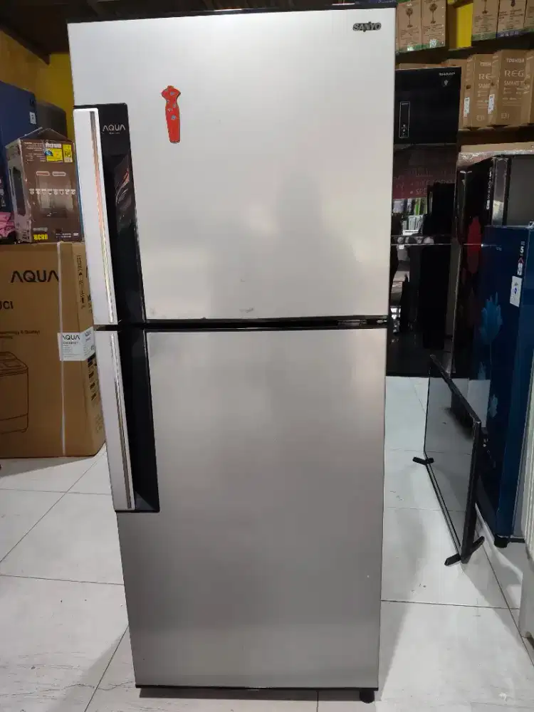 Kulkas Sanyo Aqua 2pintu istimewa mulus,normal dan masih orisinil