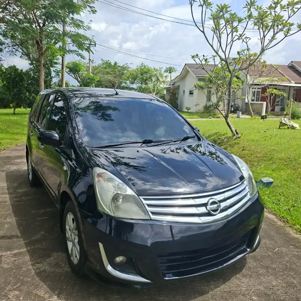 Nissan Grand Livina XV AT 2013 Low KM!