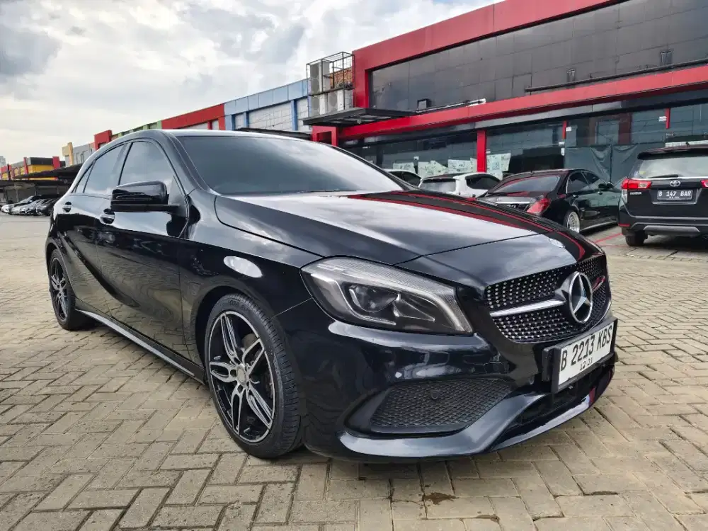 MERCY A200 AMG AT 2016 BLACK ON BLACK SUPER CONDITION RECORD