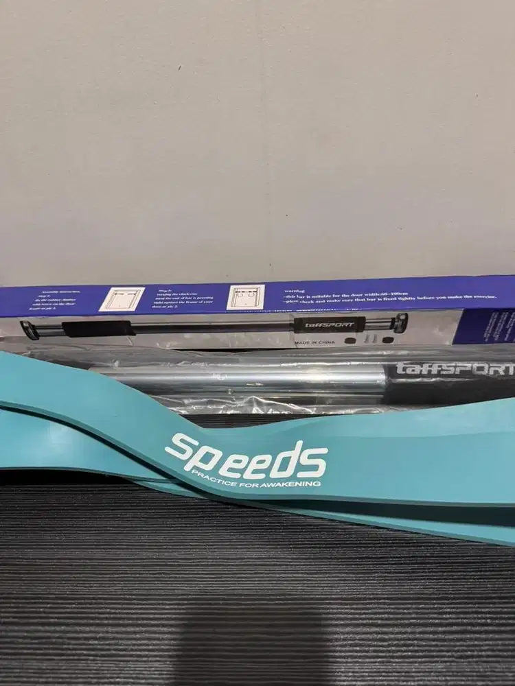 Pull Up Bar 60-100cm & Resistance Band XL