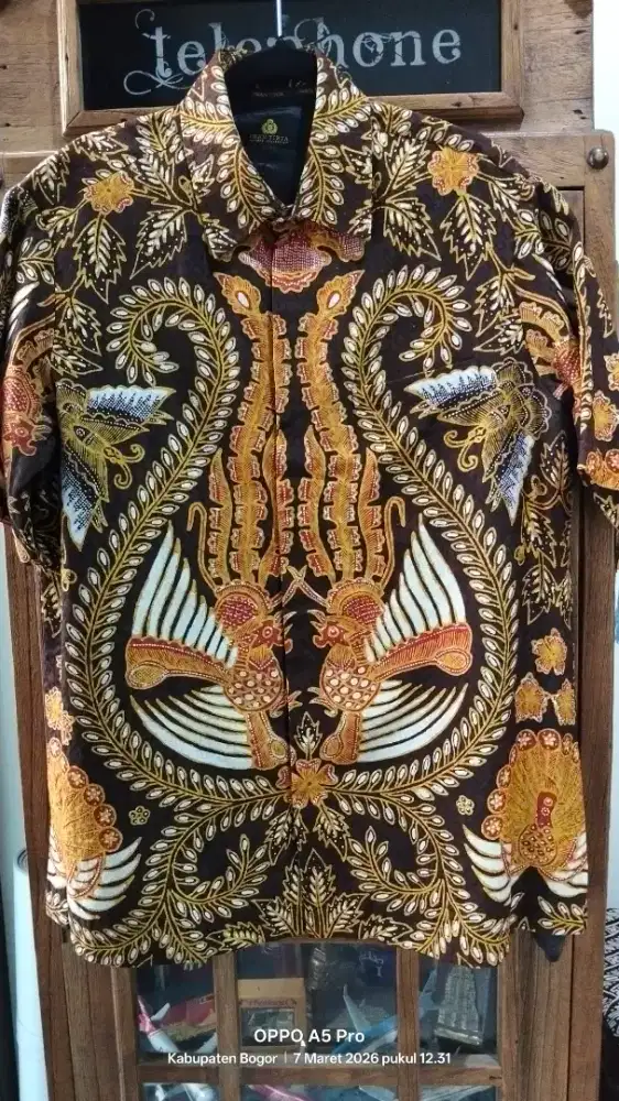 Kemeja Batik Tulis Iwan Tirta