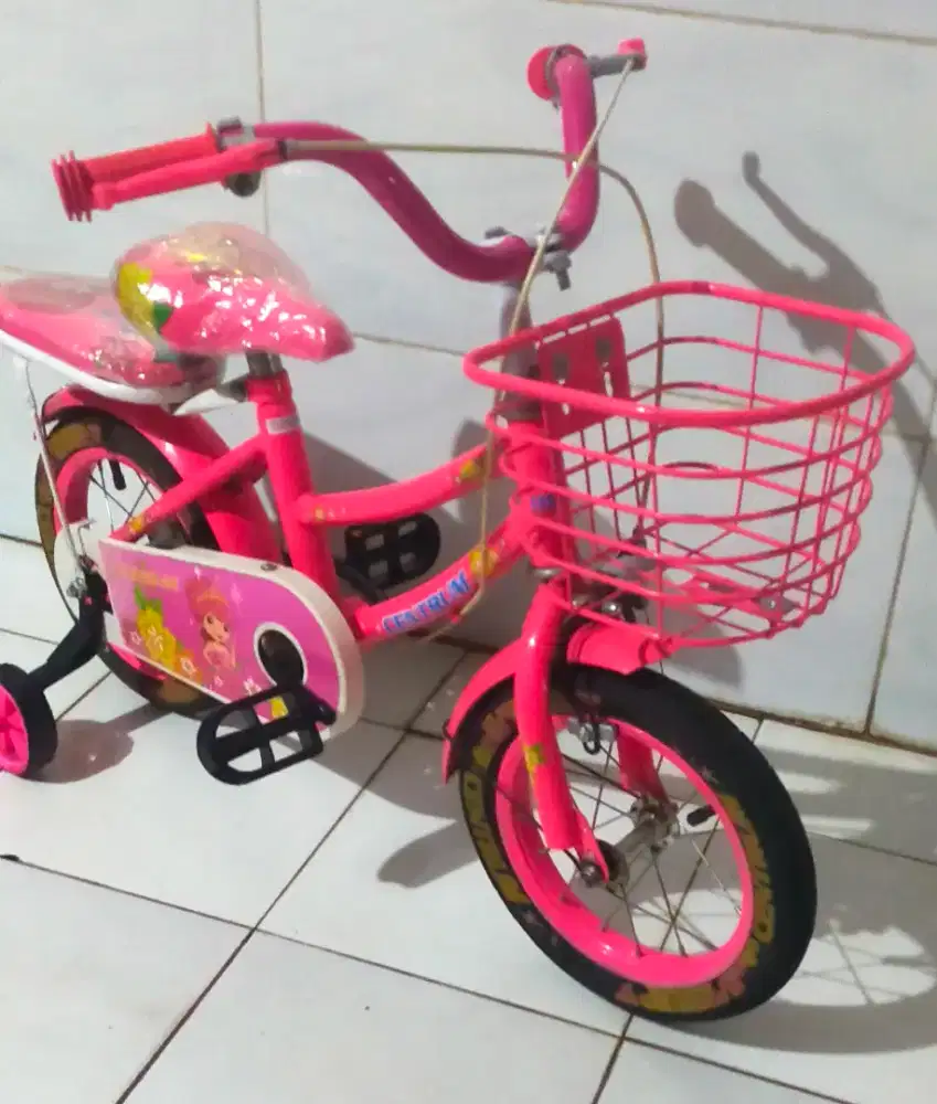 Sepeda ukuran 12,cocok buat anak umur 2 tahun - 6 tahun