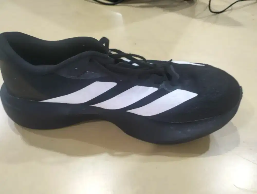 Sepatu Olah Raga / Santai - Adidas