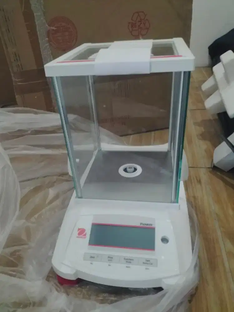 Timbangan lab Ohaus Pioneer analytical balance