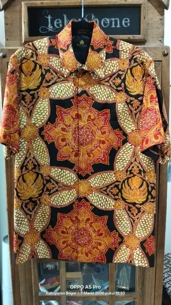 Kemeja Batik Tulis Iwan Tirta