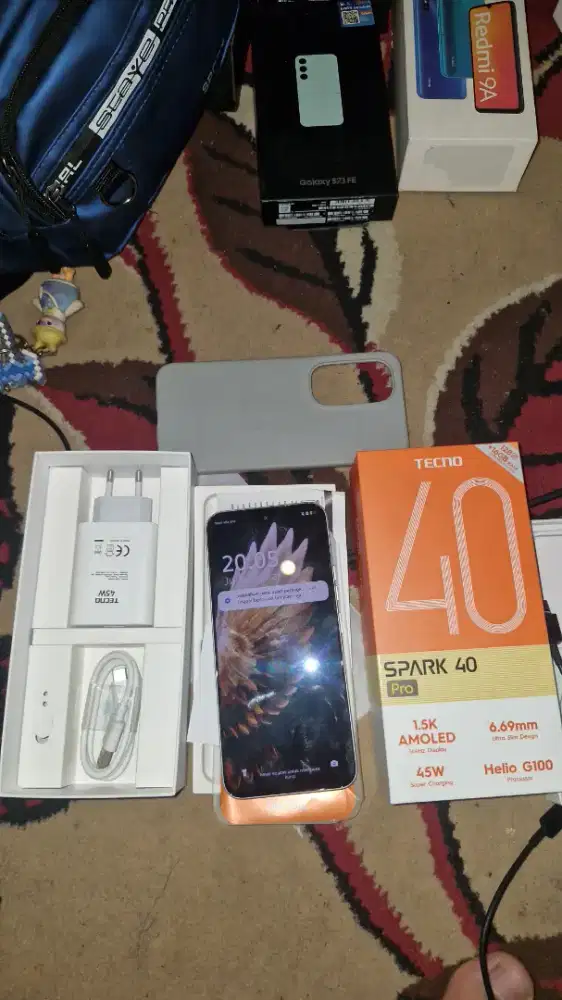 Tecno spark 40 pro 
Ram 8/128