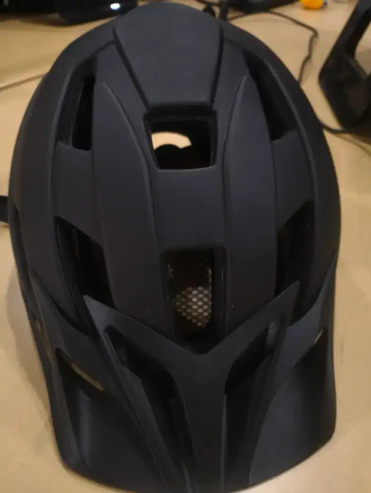 Helm Sepeda Berlampu