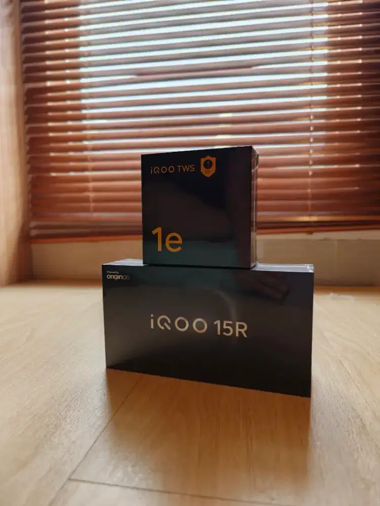 Di jual IQOO 15R 12GB/512GB Warna Silver garansi 24bln