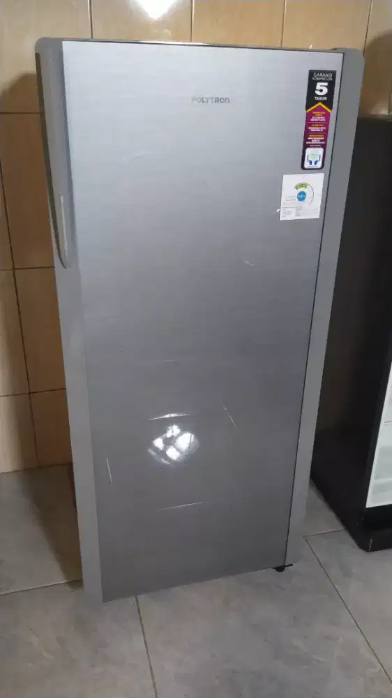 KULKAS POLYTRON PRA 18D
